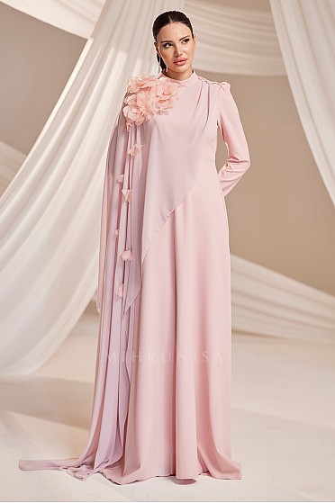 3D Çiçek Detaylı Pelerinli Eftelya Abiye - Pudra