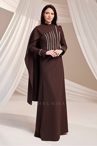 Taş Zincir Detaylı Pelerinli Ayliz Abiye - Kahverengi