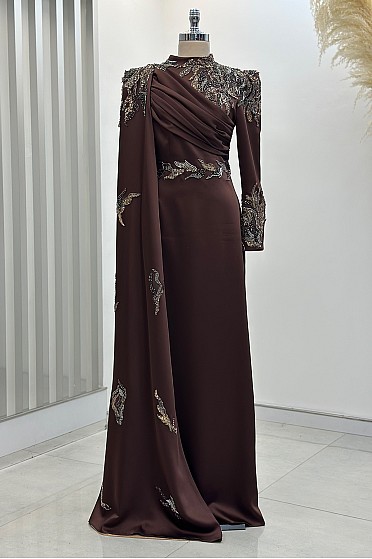 Pelerinli Drape Detay Saten Garnili Abiye - Kahve